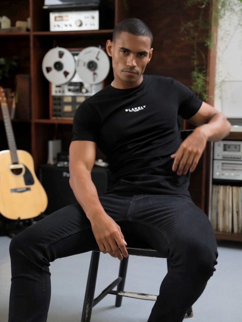 Black Blakely Statement T-Shirt | BZCW-58960