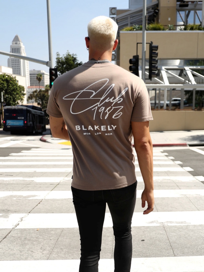 Brown Blakely Club Relaxed T-Shirt | GUVK-97851