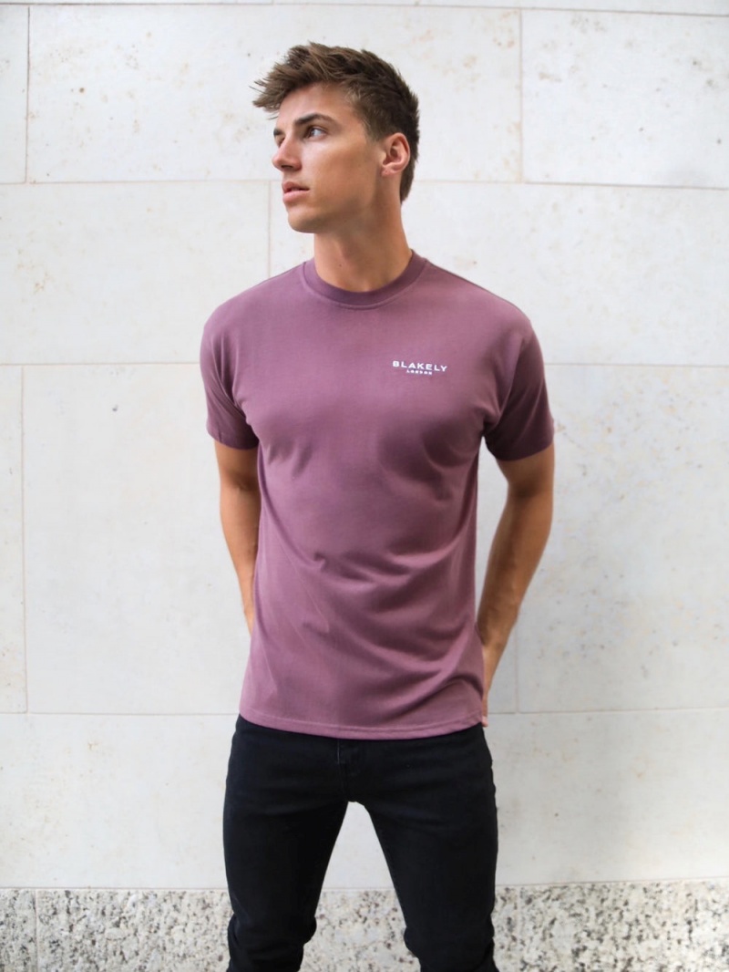 Burgundy Blakely Universal Relaxed T-Shirt | JPUY-78364
